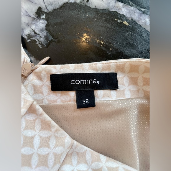 Comma cap sleeve belted zip back dress, size 8 - Picture 6 of 7